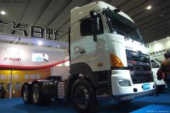 廣汽日野 700系列重卡 350馬力 6X4 牽引車(chē)(YC4250SS6PK)