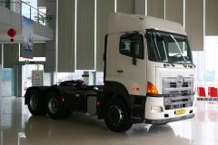 廣汽日野 700系列重卡 350馬力 6X4 牽引車(YC4250SS7PK)